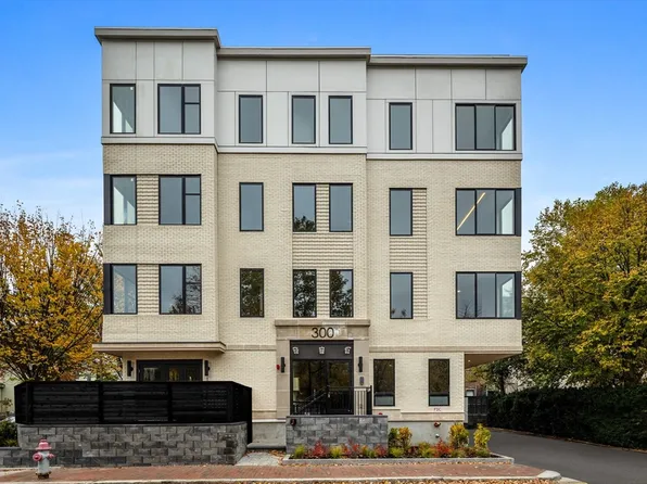 300 Franklin St #2, Cambridge, MA 02139