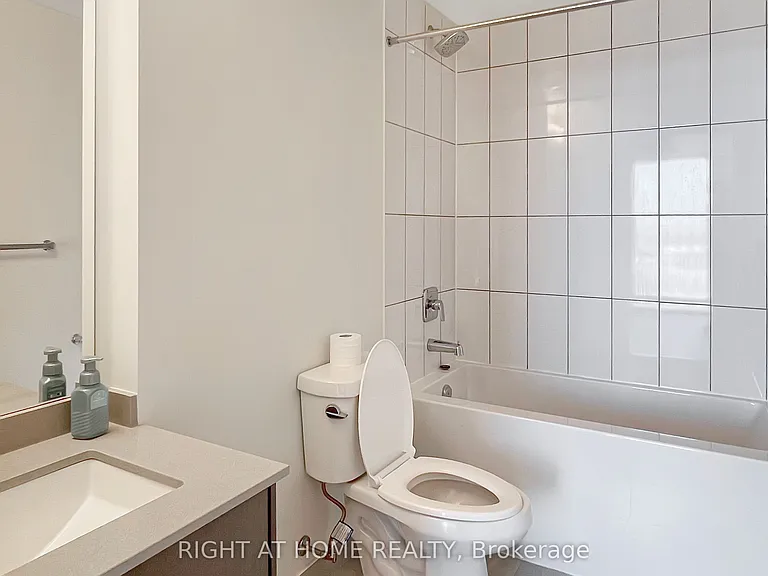 9000 Jane St #2219 — Photo 11