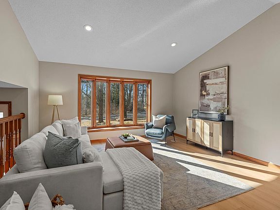 4th image of 4550 Evergreen Dr