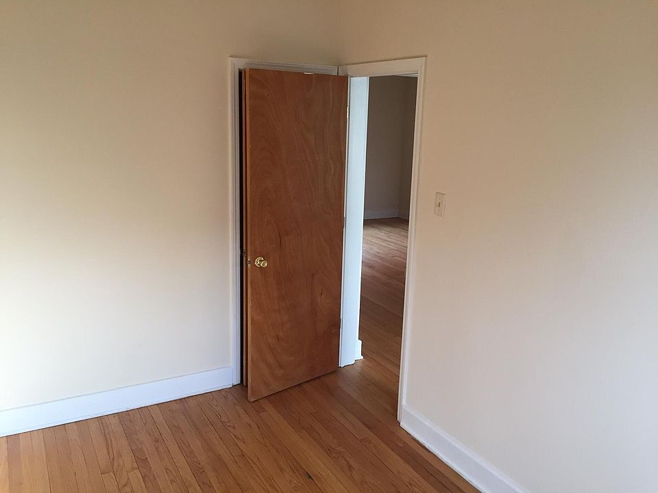 1st image of 3607 S King Dr APT 2B