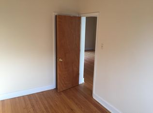 3607 S King Dr APT 2B, Chicago, IL 60653