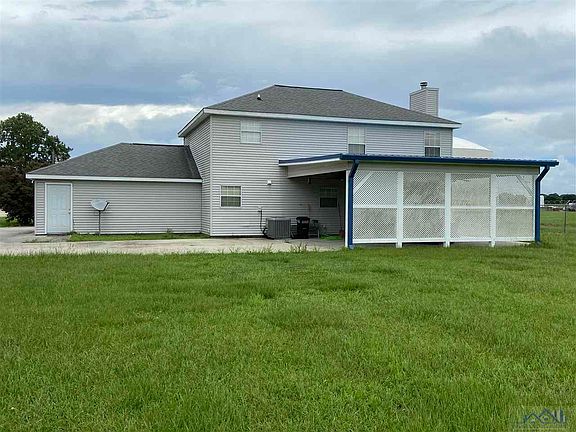 2nd image of 706 Holiday Dr
