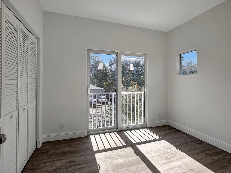 1106 S 20th Ave — Photo 17