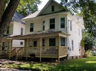 222 1/2 Locust St, Waterloo, IA 50701