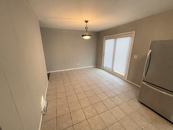 5th image of 547 Lynn Ct Unit B