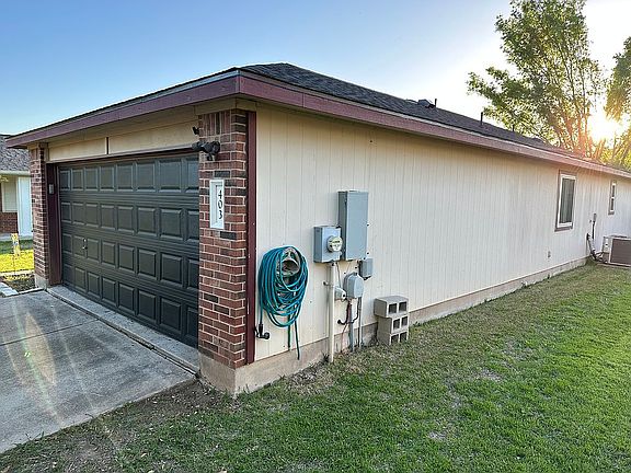 2nd image of 403 Quail Hollow Dr