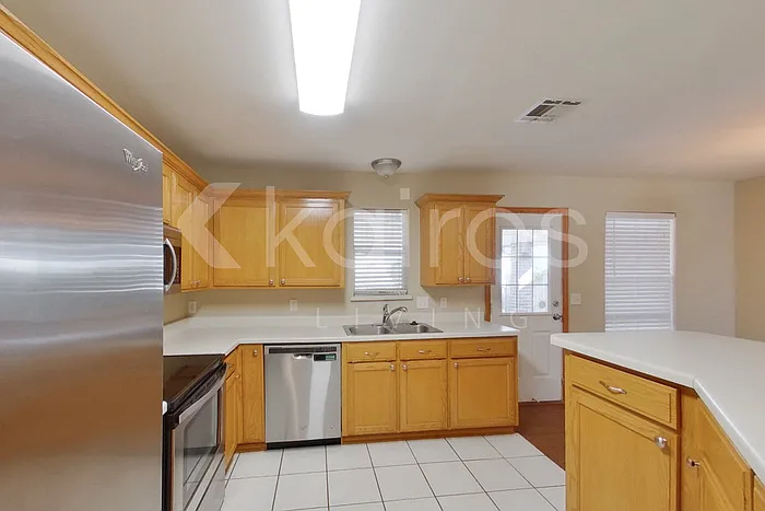 1129 NE 8th St — Photo 11