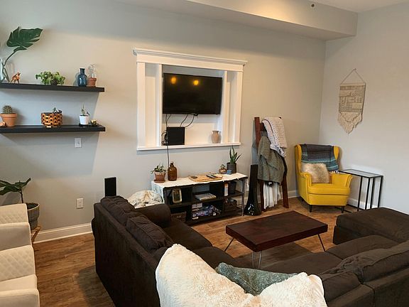2nd image of 1901 Fillmore St NE #2