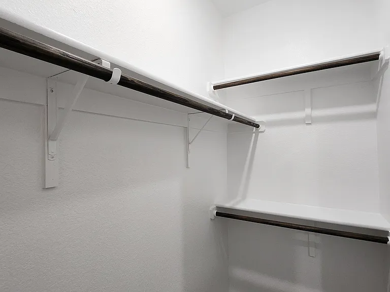 901 Mimosa Dr — Photo 3