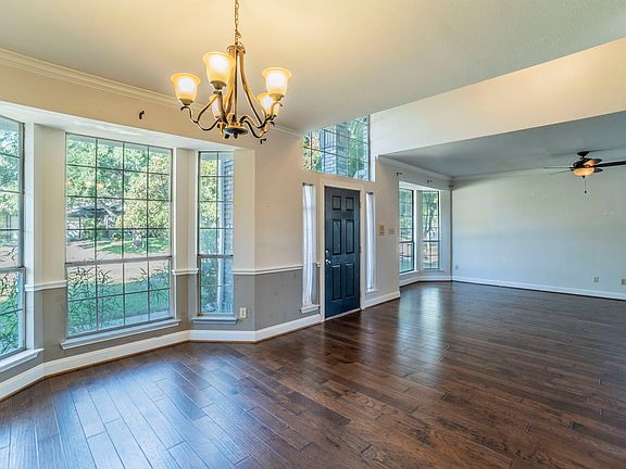 4th image of 1240 Trinity Dr