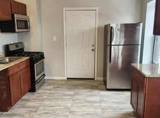 6814 S Oglesby Ave #3N, Chicago, IL 60649