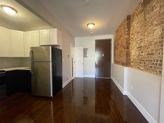 4th image of 229 W 136th St #4F