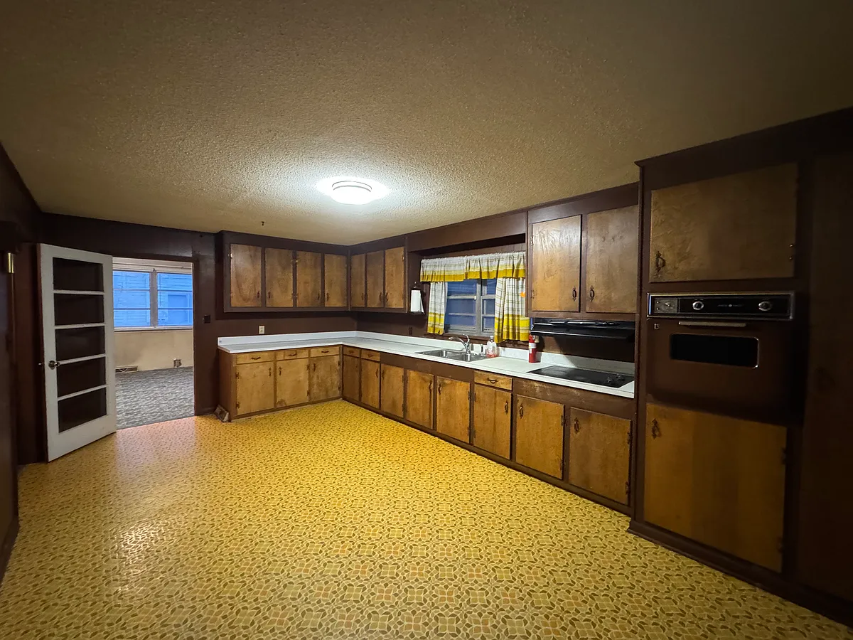 Kitchen - 148 Pinckney St #1