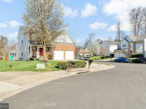 3rd image of 3738 Freehill Ln