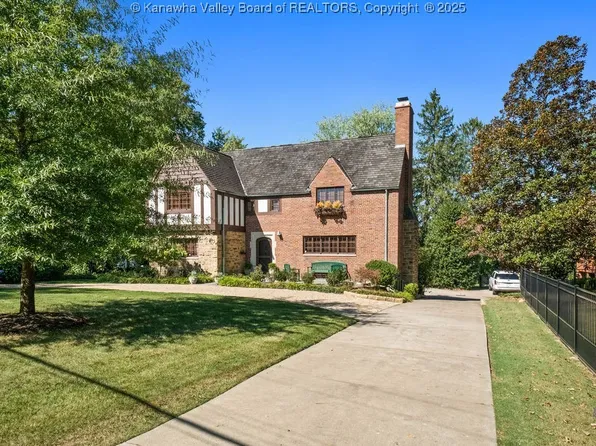 15 Norwood Rd, Charleston, WV 25314