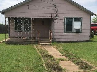 108 S Cedar St, Holliday, TX 76366