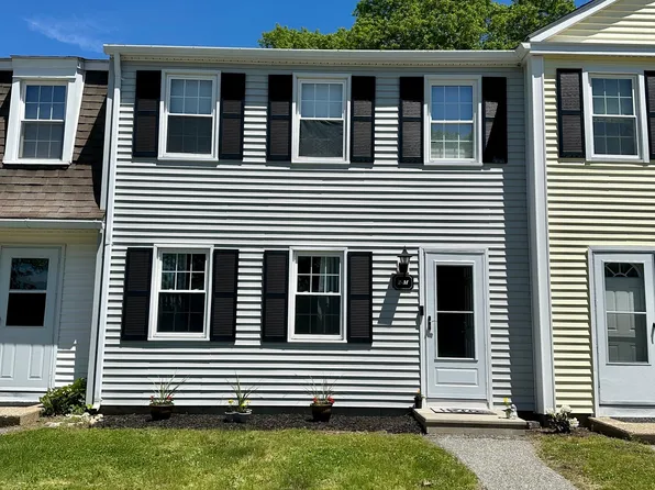 2 Lakeside Drive #M, Ledyard, CT 06339