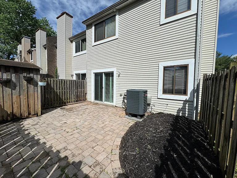 37 Rockwell Ct — Photo 22
