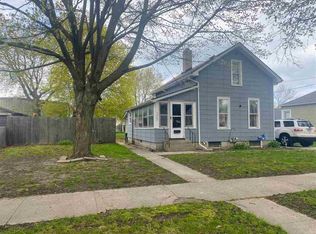 1403 Smith St, Essexville, MI