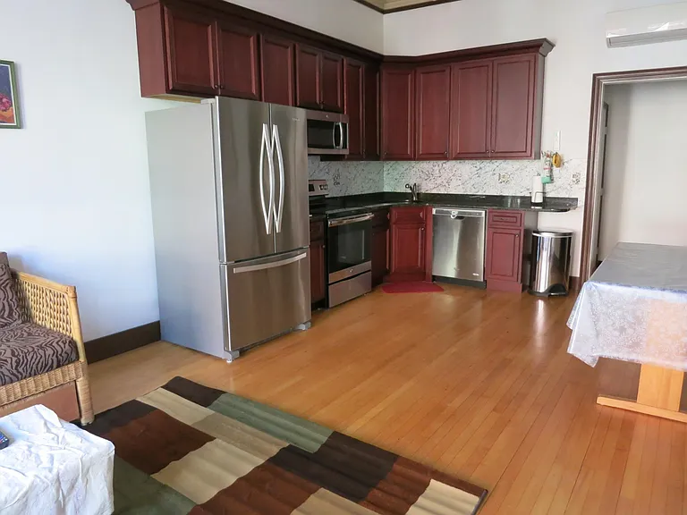 196 Exchange St — Photo 2