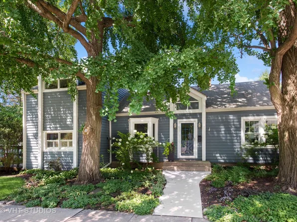 319 E Harrison Ave, Wheaton, IL 60187