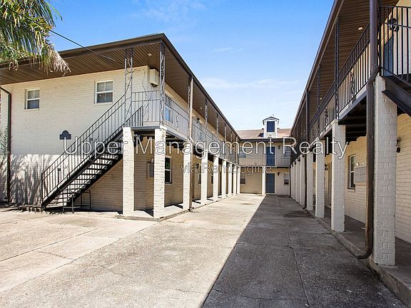3rd image of 803 Felicity St APT 13