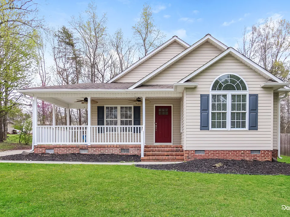 1114 Bridgewater Dr