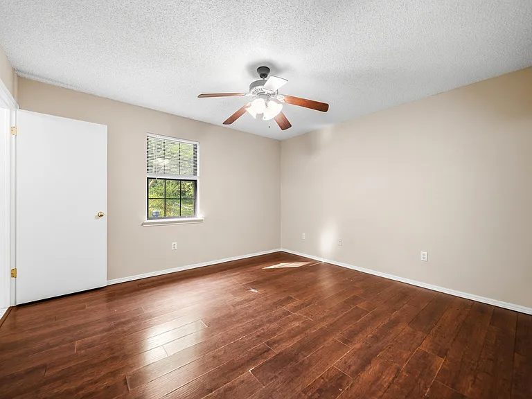 111 Jordan St — Photo 22