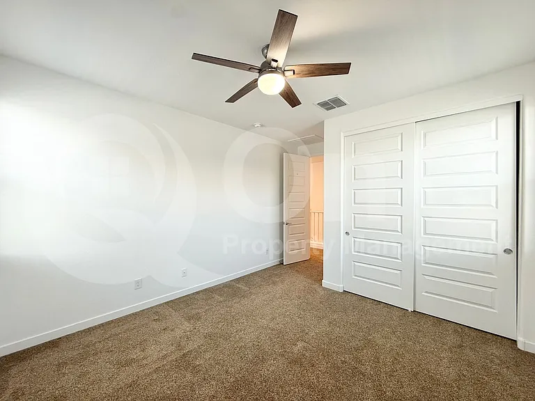 1061 E Marlin Dr — Photo 15