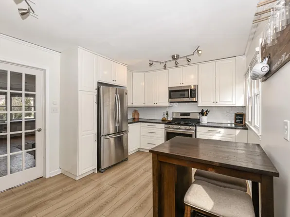 4914 North Shoreland AVENUE, Whitefish Bay, WI 53217