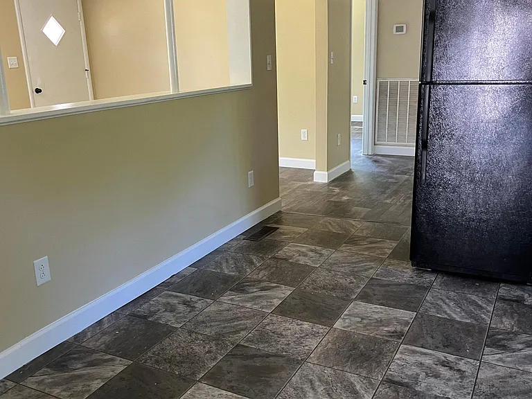 2144 River Rd — Photo 5