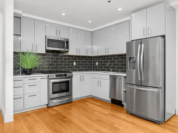 63-34 Fresh Pond Road image 4 of 12