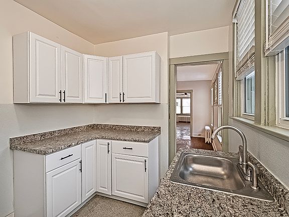 3rd image of 101 Shady Dr W Floor 2