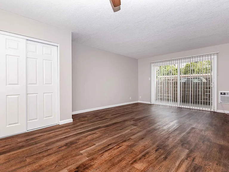 4401 Central Ave — Photo 88