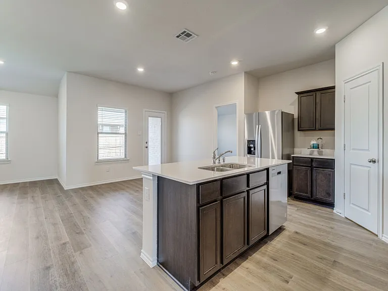 2921 Jasmine Dr — Photo 7