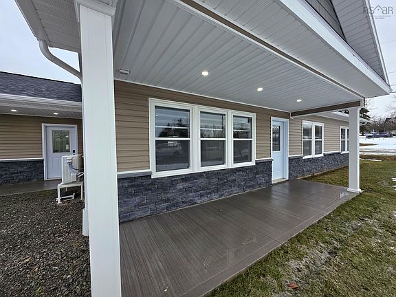 4th image of 2173 Spring Garden Rd