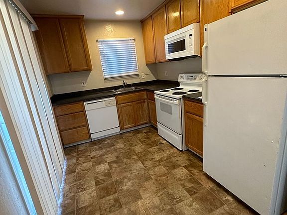 4th image of 1143 W 1st St #D450195b2