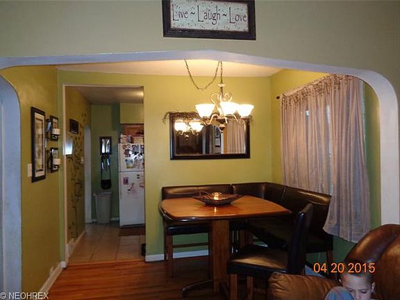 3rd image of 921 Banfield Ave