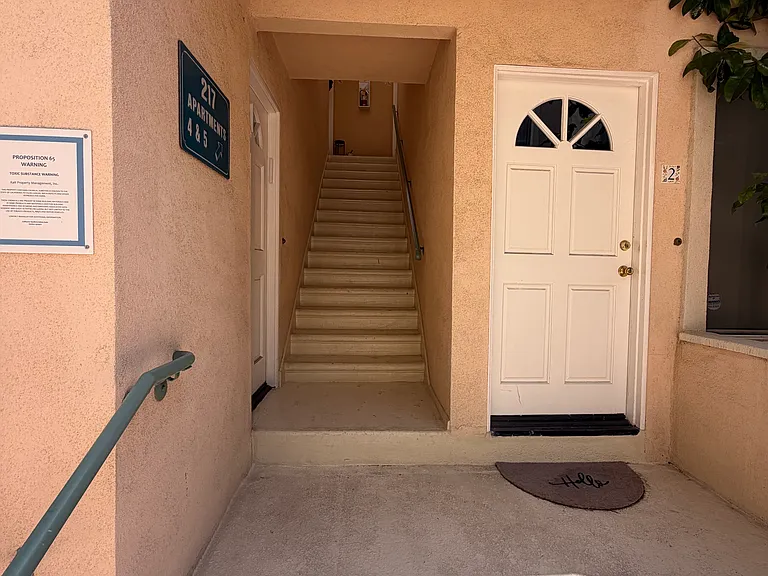 217 S Doheny Dr #5 — Photo 35