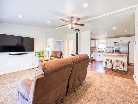 4th image of 14011 Ravenwood Dr