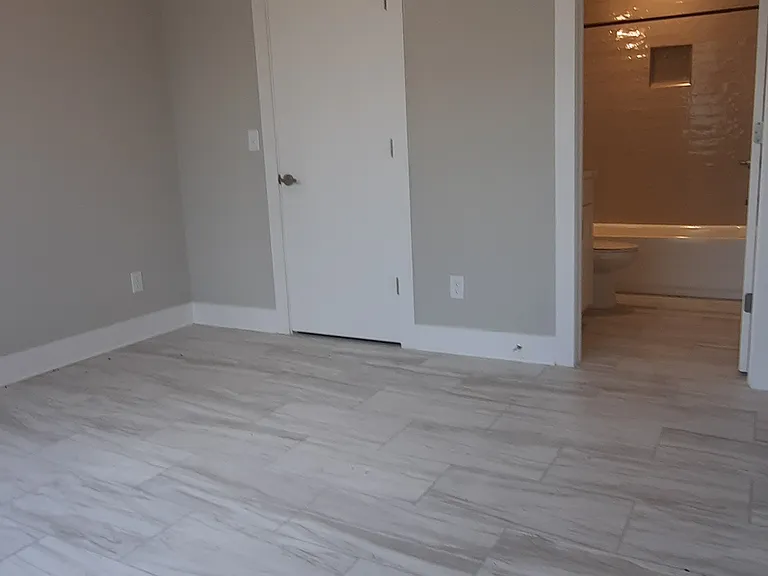 490 W Trinity Ln — Photo 12
