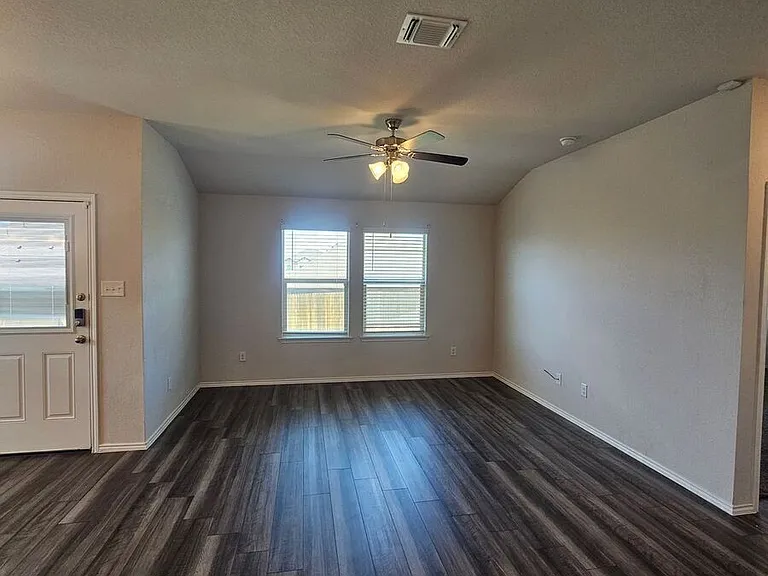 2412 Freddie L. Nichols Sr. Dr — Photo 2