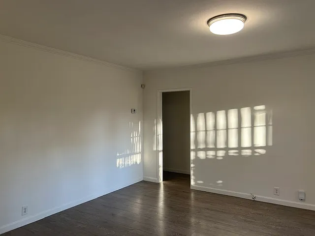 5438 Cochin Ave — Photo 9