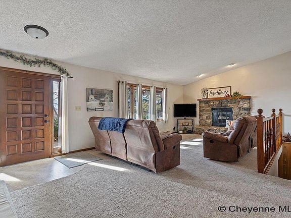 2nd image of 374 Bluffview Rd