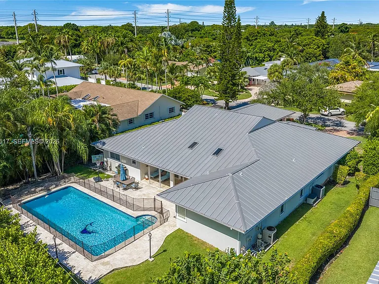 14601 Pompano Dr — Photo 41