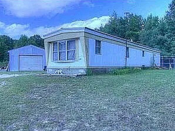 8893 E Sanders Rd, Vestaburg, MI 48891