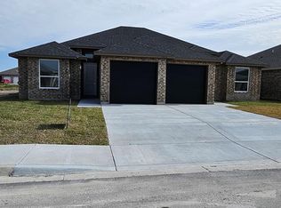 1014 Julia St #A & B, Harlingen, TX 78550