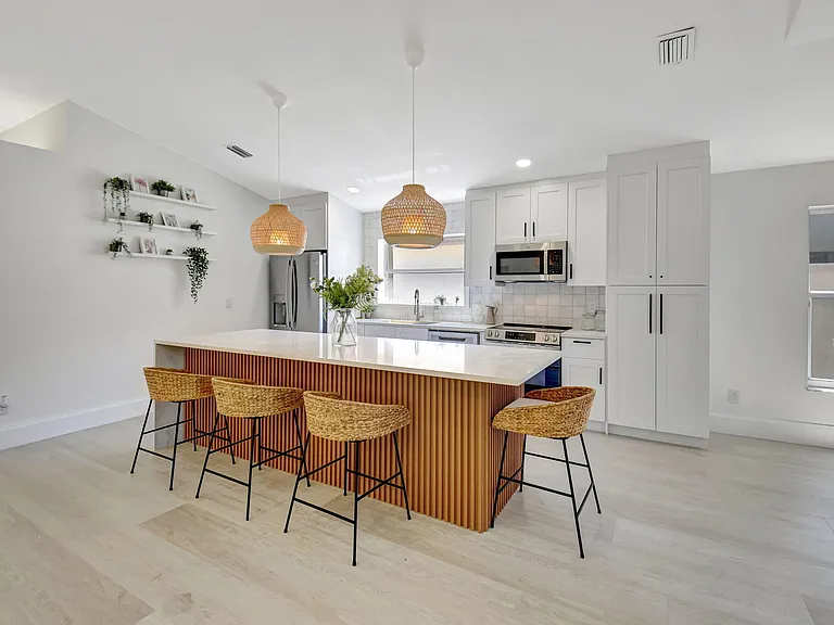 11287 Vivero Ave — Photo 3