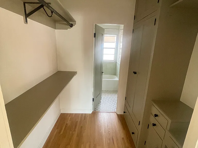 1228 N Broadway #10 — Photo 6