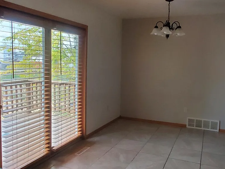 1242 Lake Elmo Dr — Photo 5